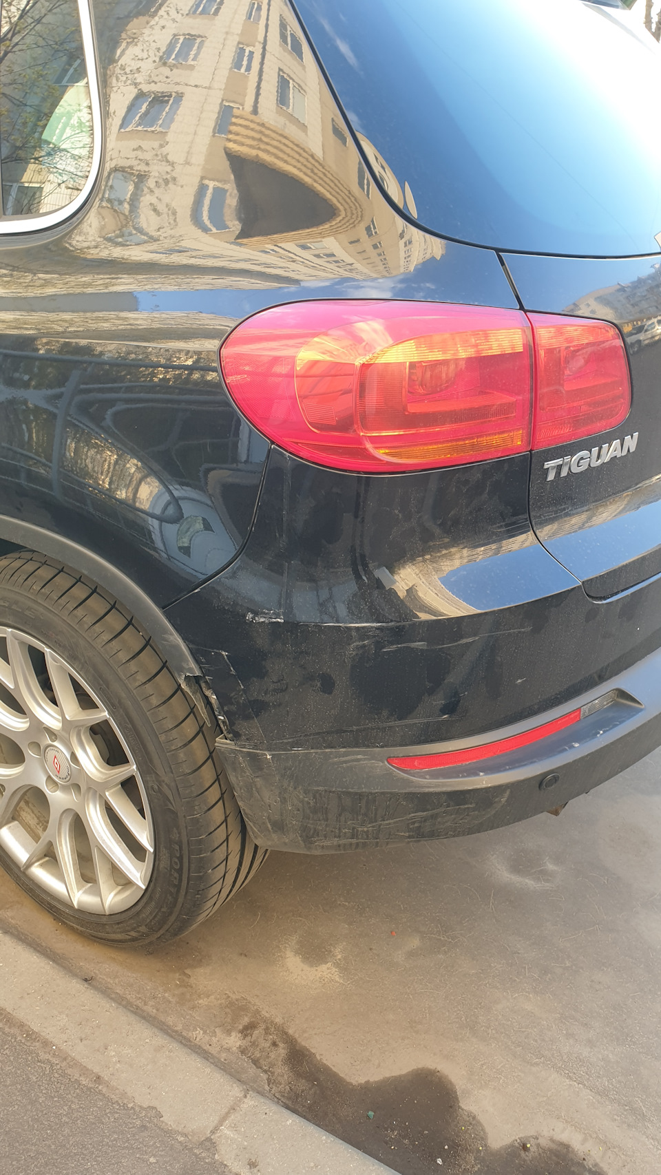 8. Подбили 1 — Volkswagen Tiguan (1G), 2 л, 2012 года | ДТП | DRIVE2