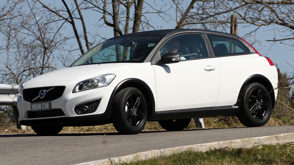 Вой вентилятора на холостых — Volvo C30, 3,2 л., 2013 года ...