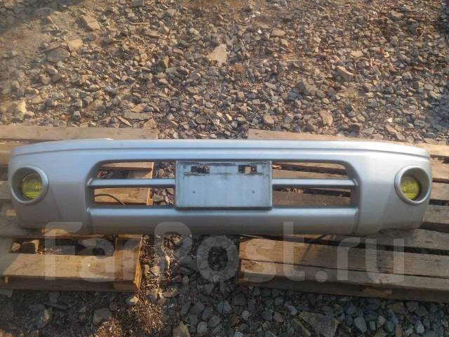 До ресталинговый бампер с желтыми круглыми противотуманными фарами ...