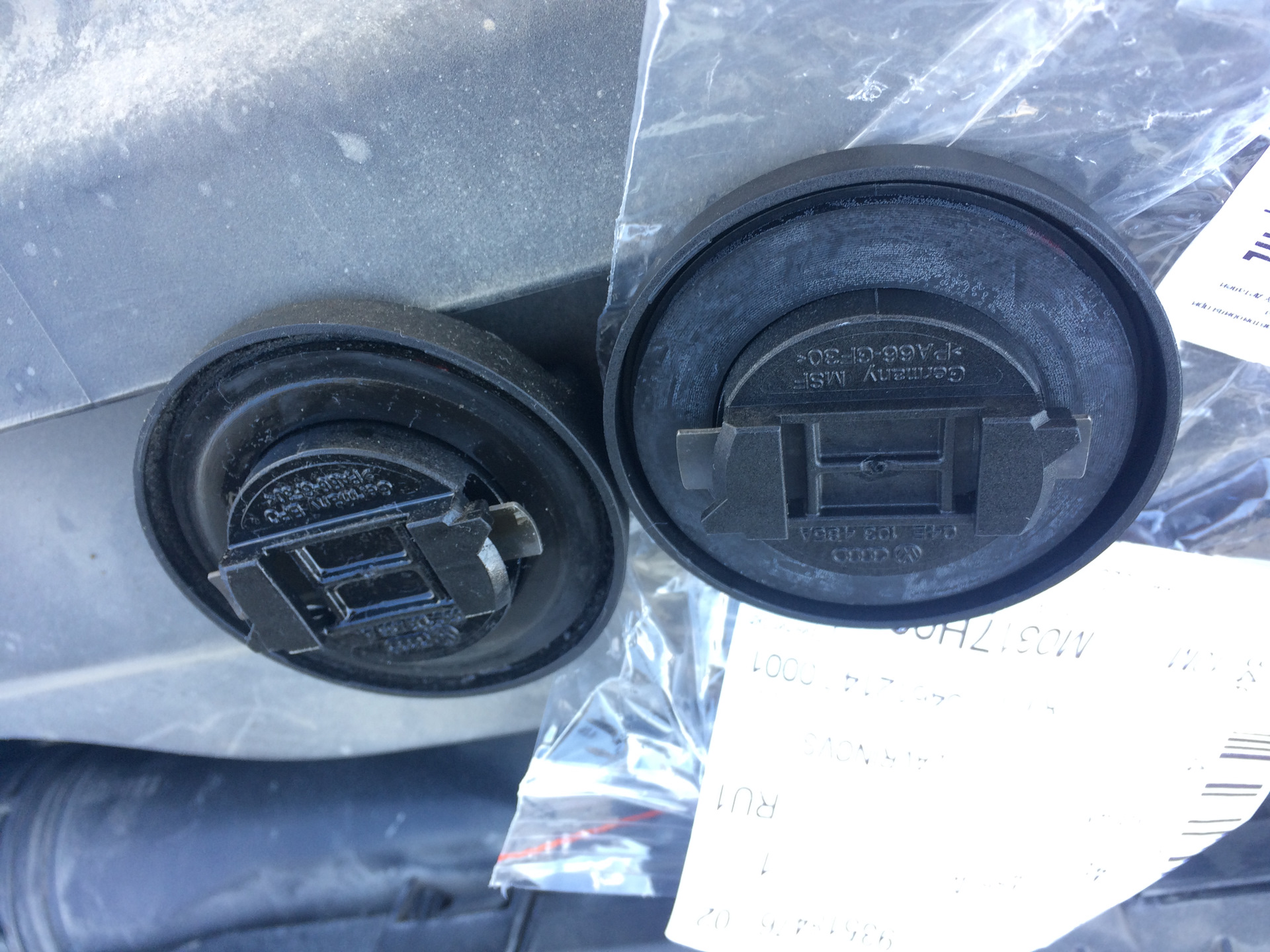 Потеет под маслозаливной крышкой CHPA 1,4 — Skoda Octavia A7 Mk3, 1,4 л ...