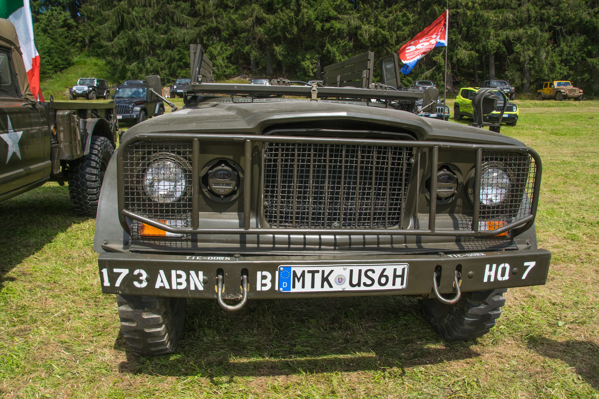 Кайзер м50. Kaiser Jeep Gladiator. Jeep m715 Trevor. Jeep m151.