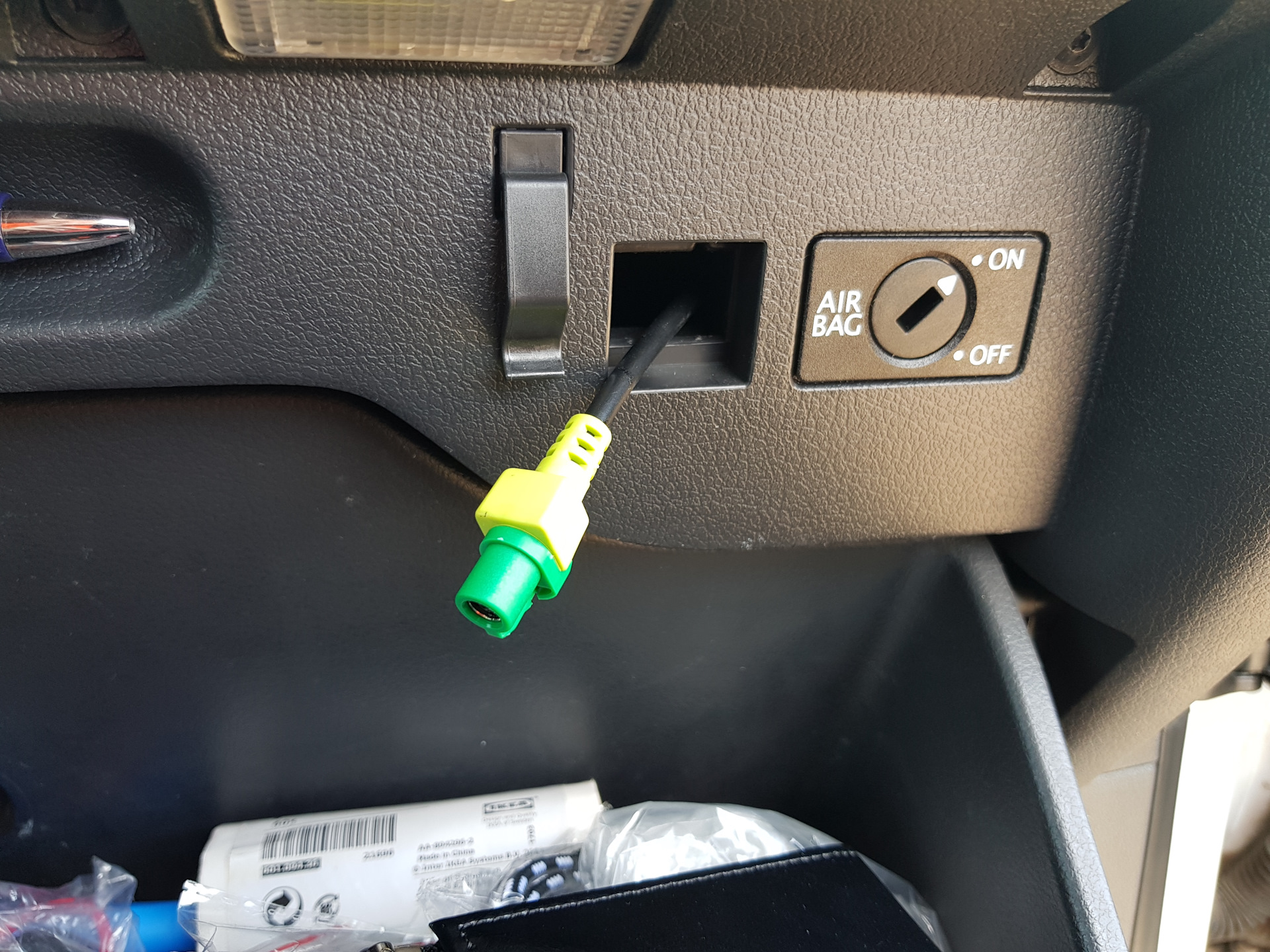 USB разъём Volkswagen Tiguan 2011 года