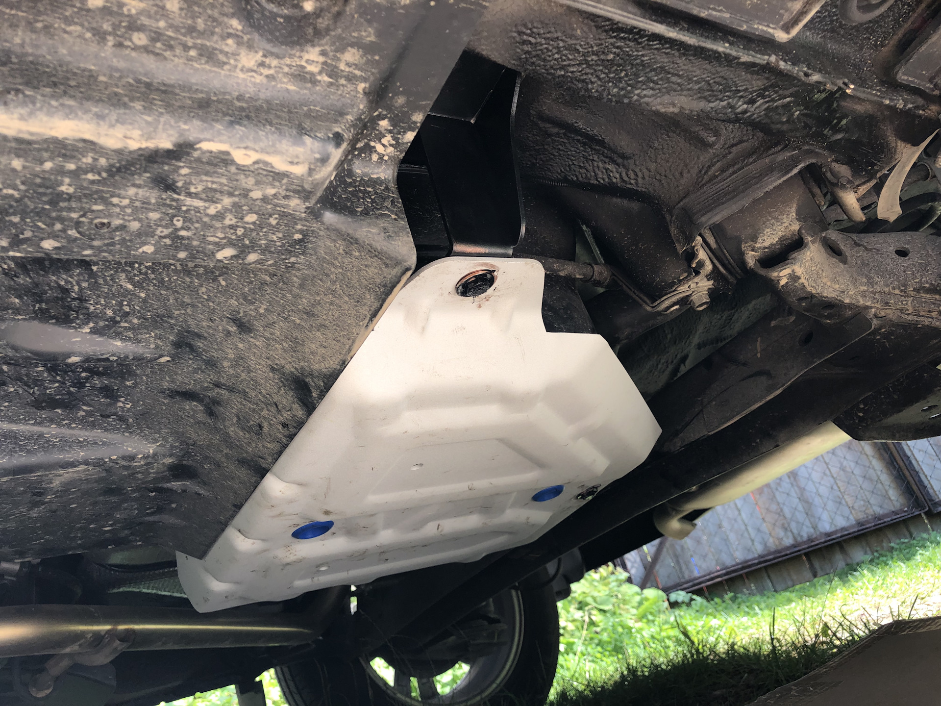 Бак хендай крета. Бак хендай солярис 1. Резонатор бачок для hyundai creta. Бак в крете. Бензобак хендай матрикс 1.