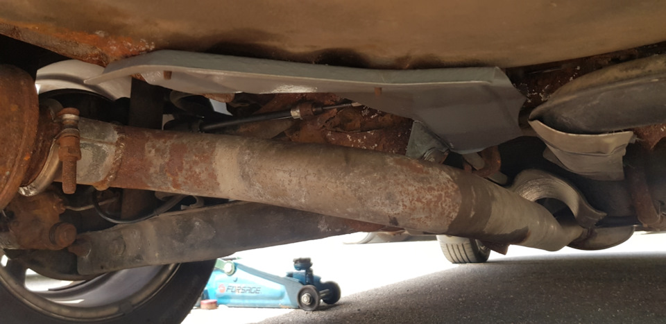 Замена левого троса ручника — Peugeot 406, 2,2 л., 2001 года ...