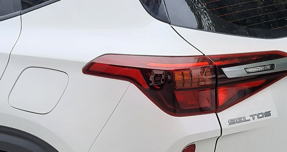 Замена лампы стоп-сигнала — KIA Seltos, 1,6 л, 2021 года | своими ...