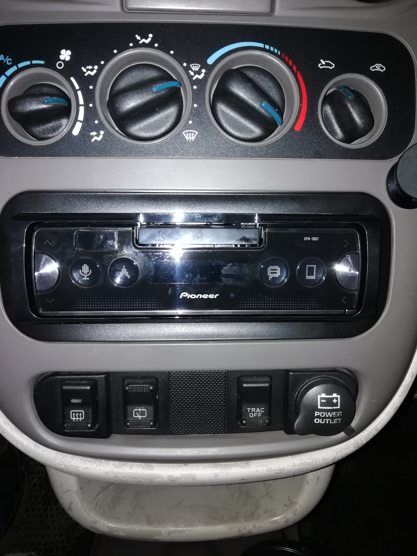 Chrysler pt cruiser 2.4 как снять магнитолу Магнитола - Chrysler PT Cruiser, 2,4 л, 2001 года автозвук DRIVE2