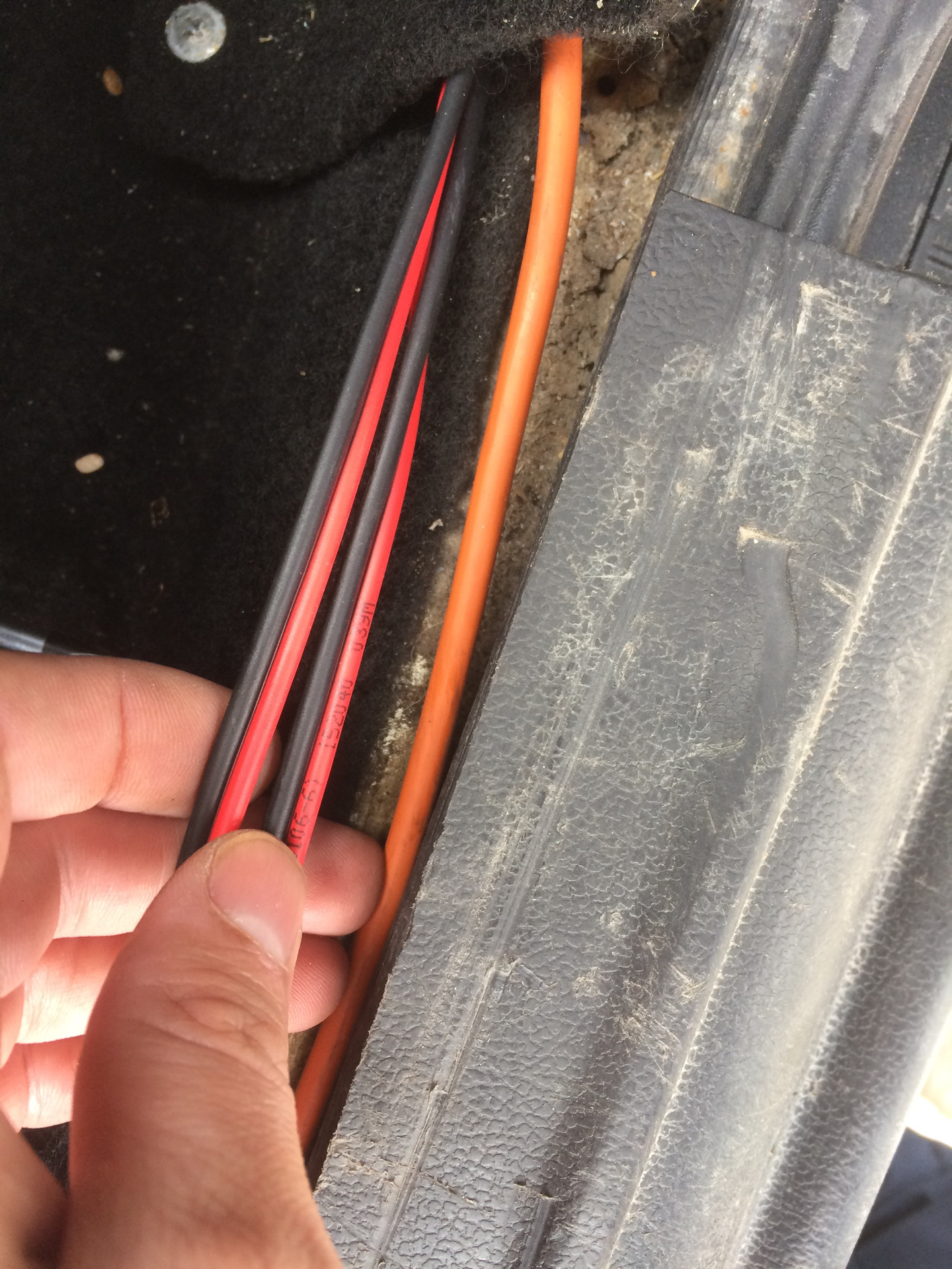 штатные провода на задние динамики приора 2008-х. провода на задние динамики. штатные провода на динамики калина 2 универсал. провода на задние динамики. разъем динамиков на соболь.