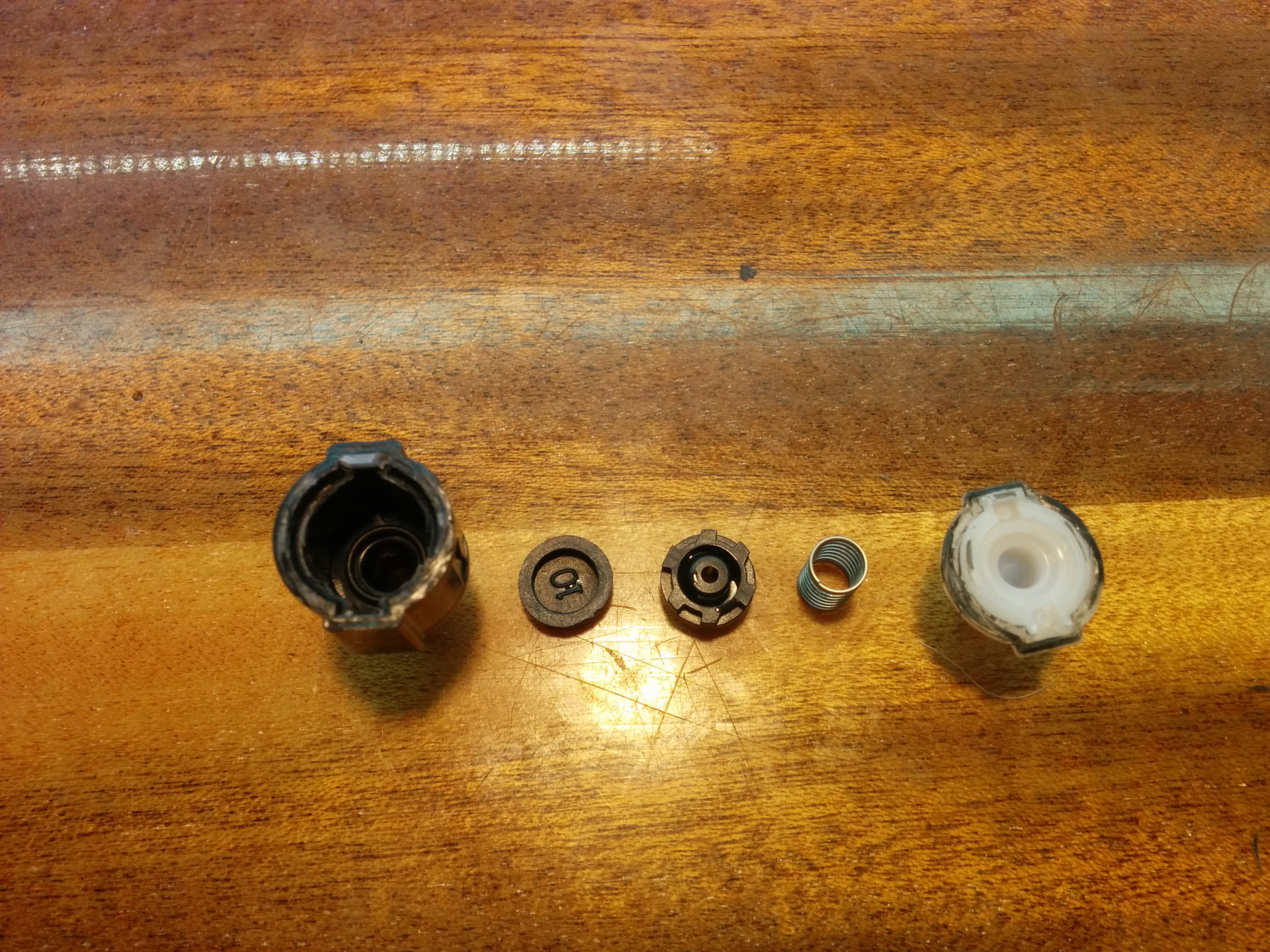 Как слить омывайку из бачка + обратный клапан от аквариума — Ford Focus ...