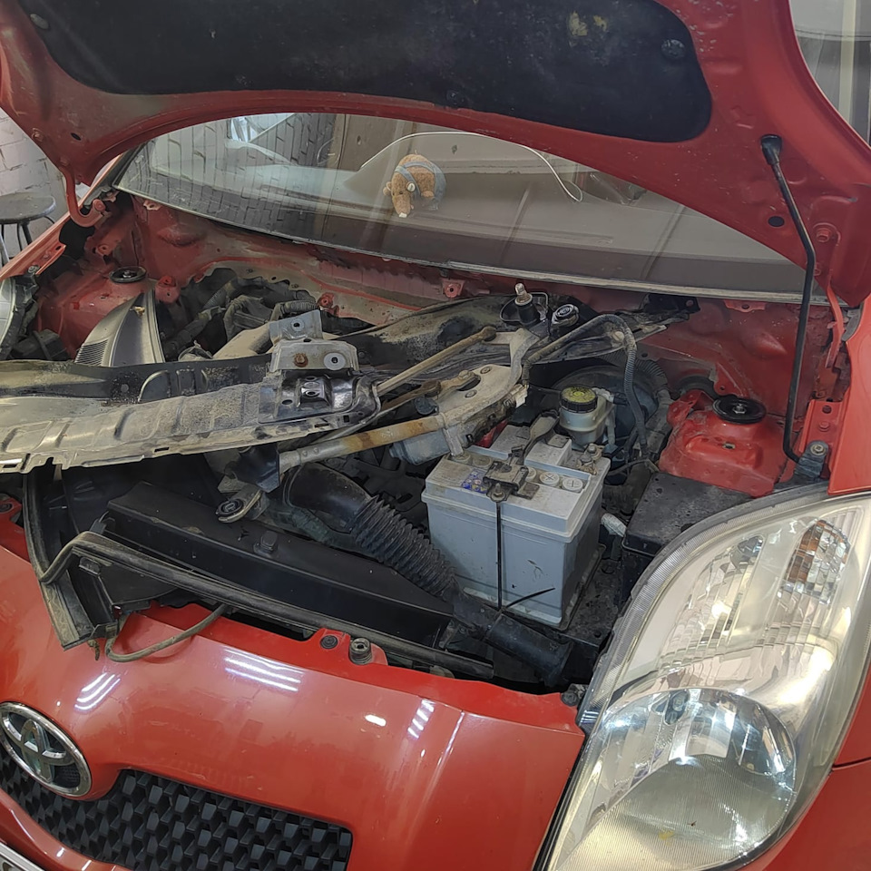 Замена передних стоек на Ярисе(Ярочке) — Toyota Yaris (p2), 1,3 л, 2007 ...