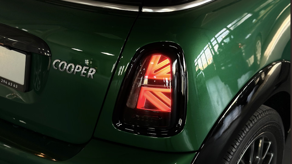 MINI Cooper Mk II 1.6 бензиновый 2006 | British Racing Green R56 на DRIVE2