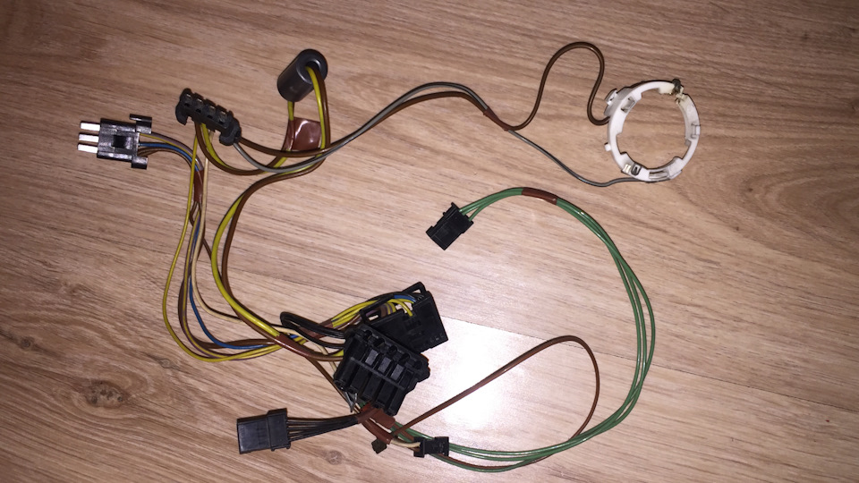 фары с проводкой mazda cx-7. проводка фары хендай солярис 2011. W124 жгут штатного фаркопа. разъем фары уаз патриот. жгут проводов фар тойота камри.