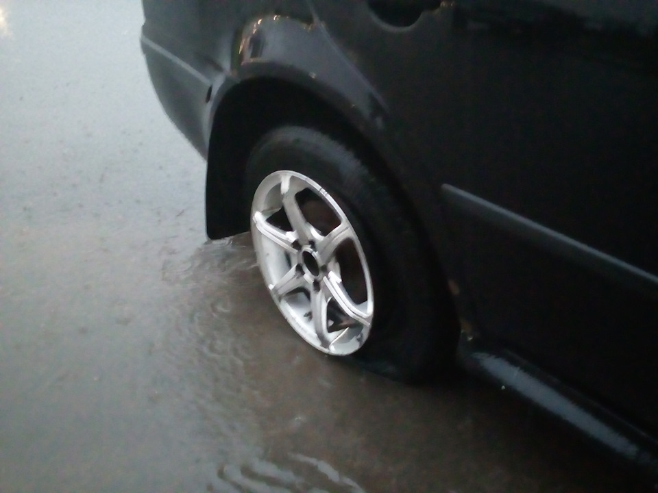 Пробил колесо — Skoda Octavia A4 Mk1, 1,4 л, 2006 года | шины | DRIVE2