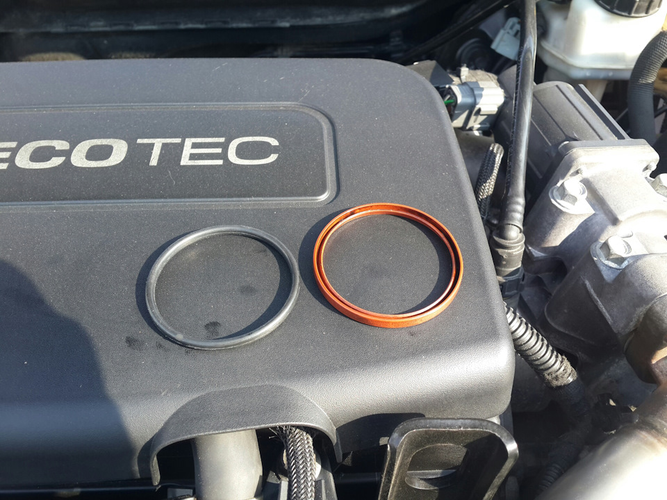 Замена уплотнительного кольца патрубка интеркуллера/дроселя — Opel ...