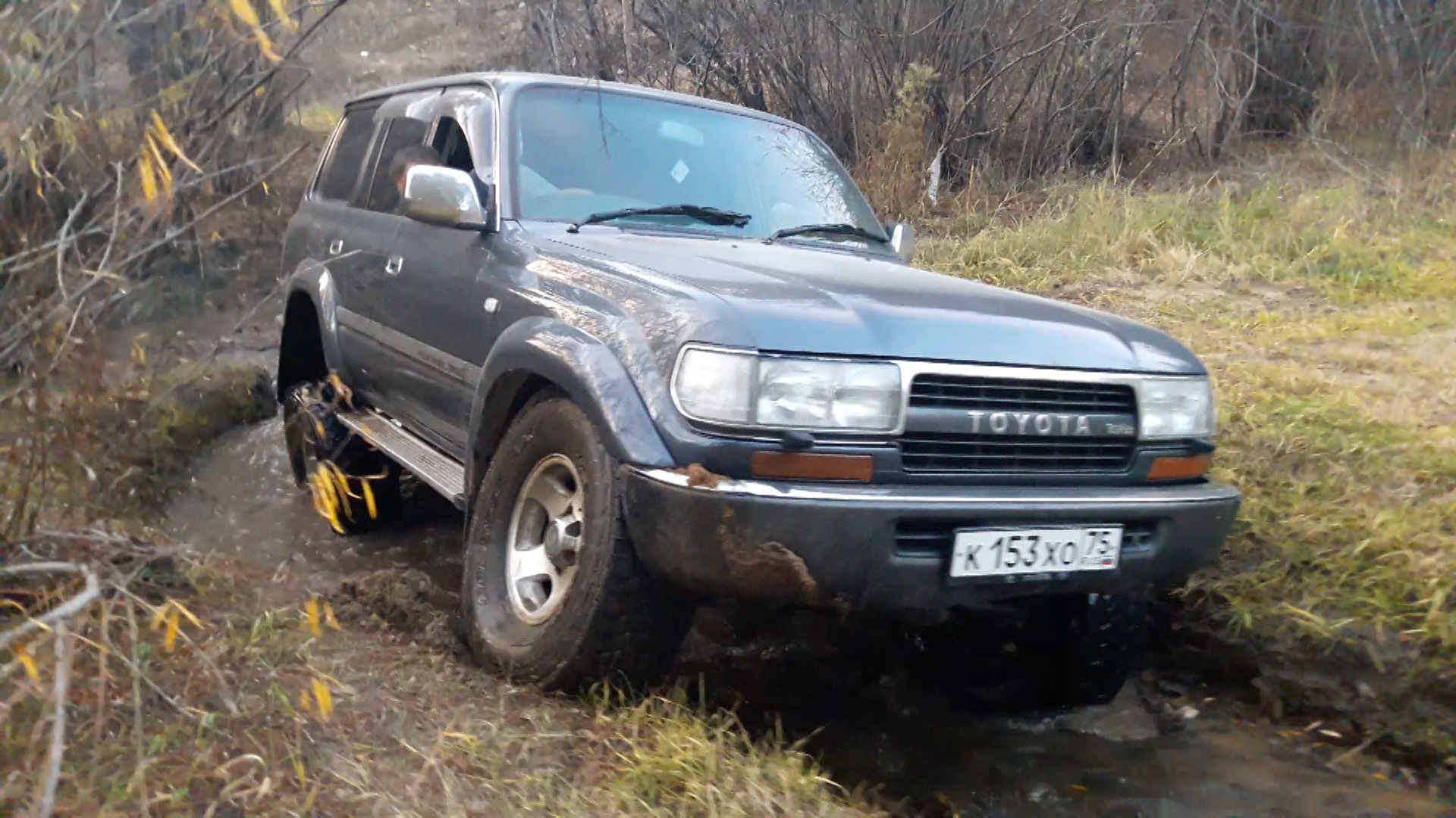 Ленд 80 видео. ТЛК 80 оффроуд. ГАЗ 69 оффроад. Land Cruiser 100 vs Niva.