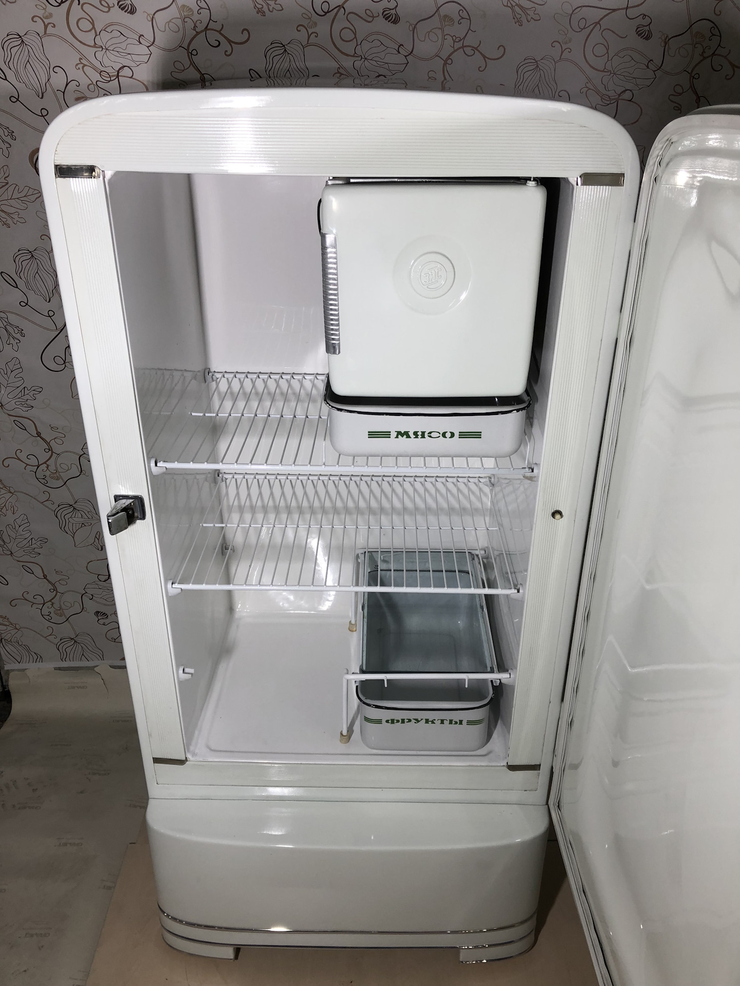 Холодильник ЗИС 1954