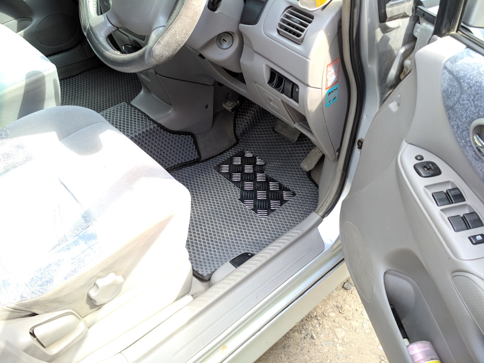 Подпятник на eva коврик — Mazda Premacy (1G), 1,8 л, 2000 года | тюнинг ...