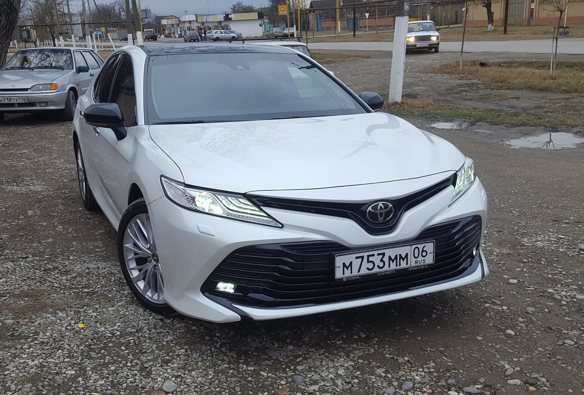 Перекрасил решетку радиатора в черный глянец… — Toyota Camry (XV70), 2,5 л,  2018 года | стайлинг | DRIVE2