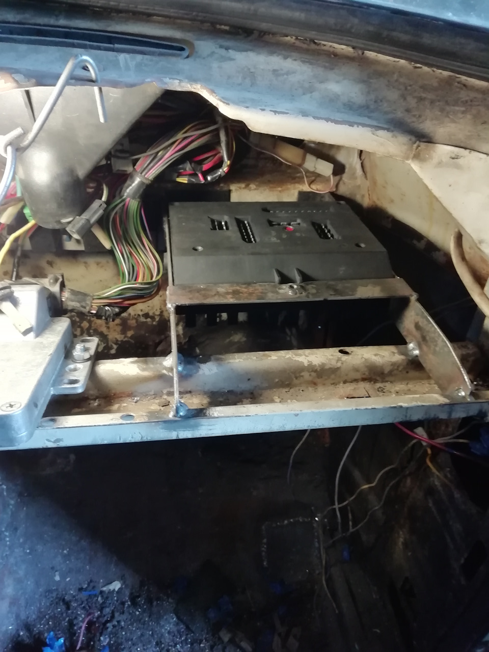 Монтажный блок предохранителей ваз 2110-12 в Иж 2715 — ИЖ 2715, 1,5 л ...