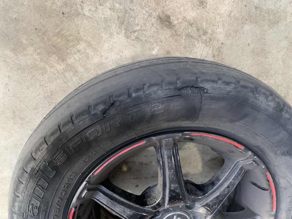 Пробило колесо на ходу — Lada 2113, 1,5 л, 2007 года | поломка | DRIVE2