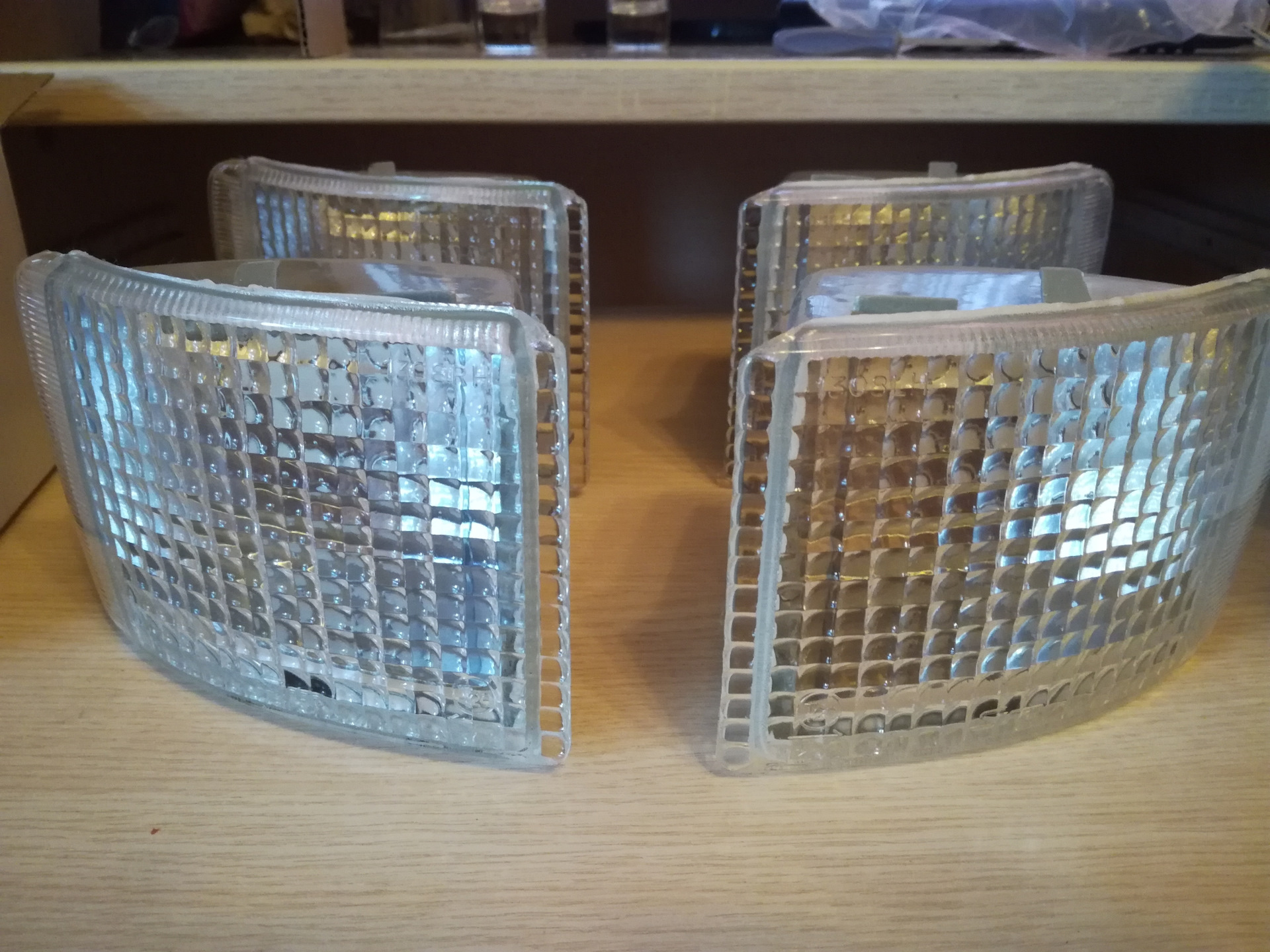 поворотник правый ваз 2114. указатель поворота 2114 бош. белые поворотники. передний поворотник на ваз 2114. белый поворотник ваз 2114.