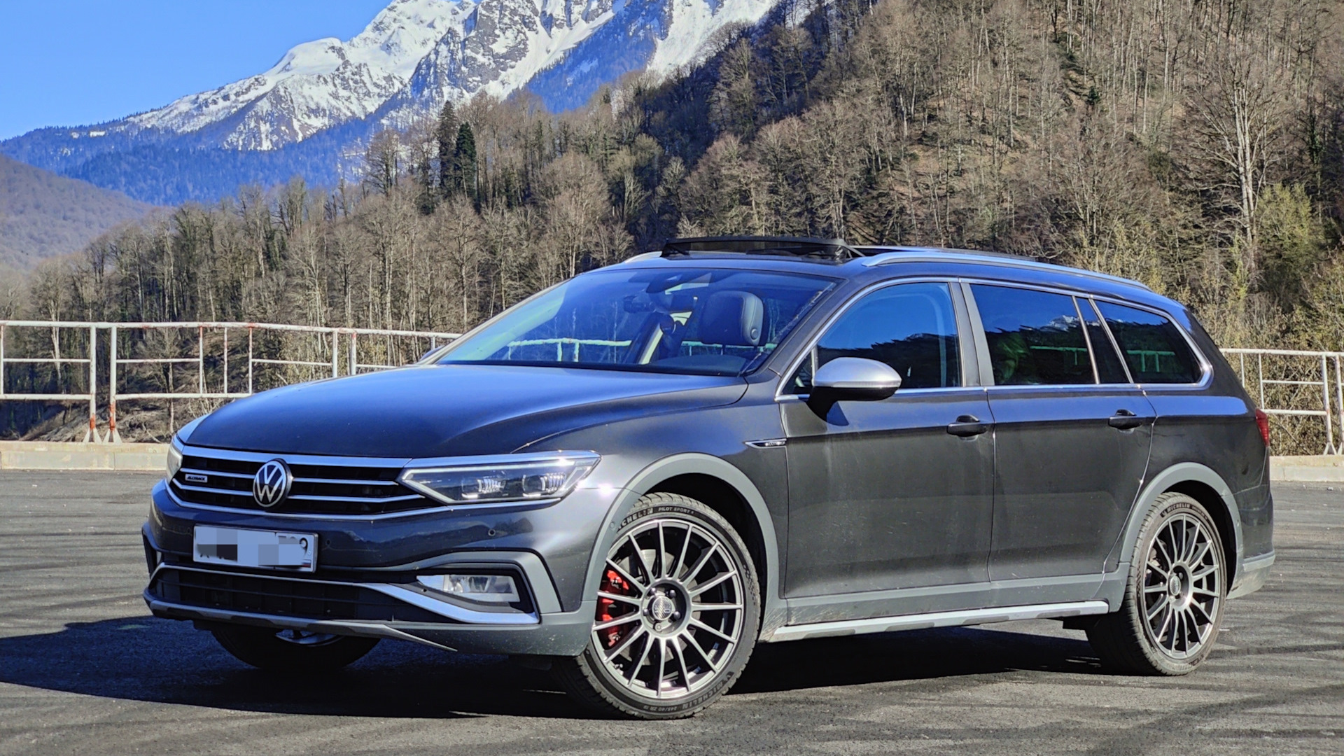 Volkswagen Passat Alltrack (B8) 2.0 бензиновый 2021 | B8.5 st.3 на DRIVE2