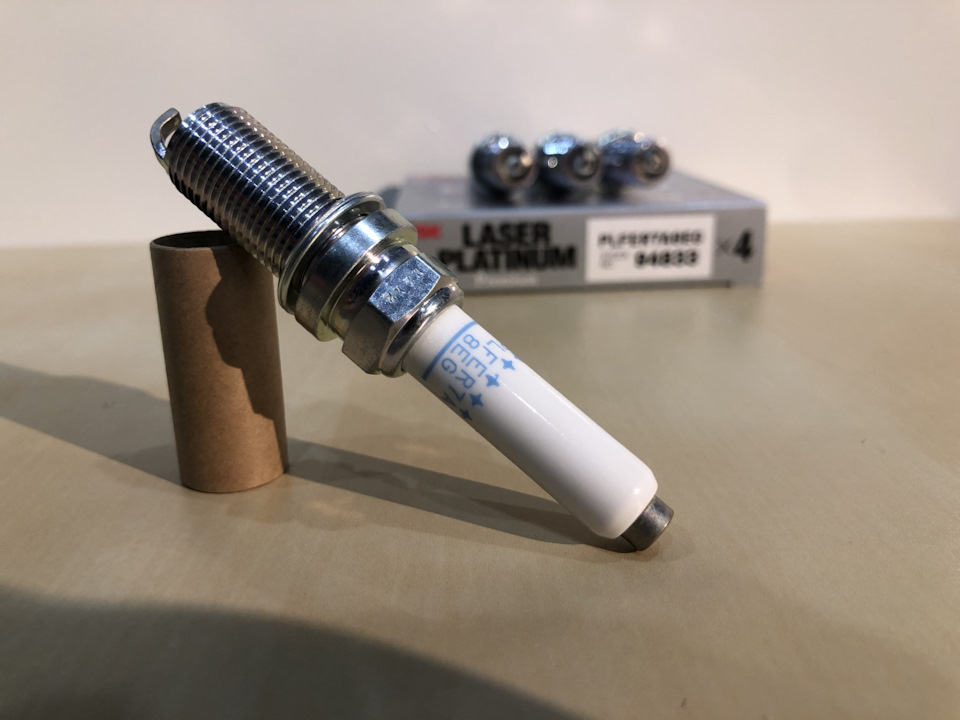 Свечи зажигания NGK 94833 / 06K905601B из Германии на Skoda Octavia A7 ...