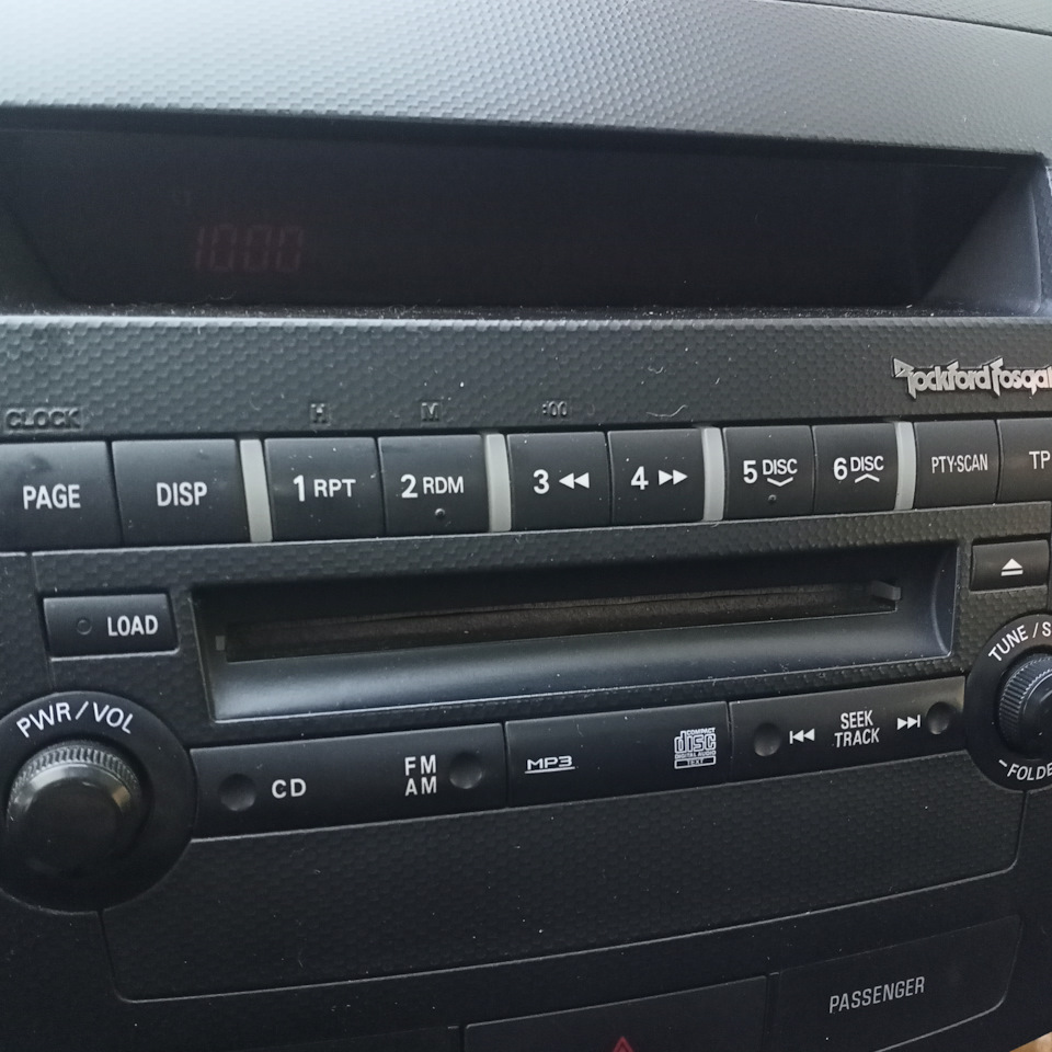 Погасла подсветка экрана магнитолы — Mitsubishi Outlander XL, 3 л, 2007 ...