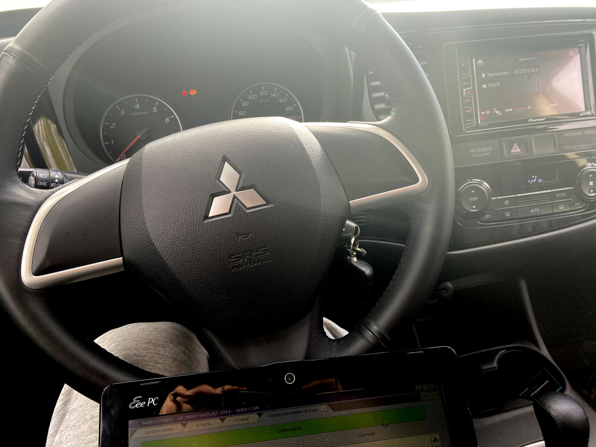 Аутлендер 3 2. Mitsubishi outlander iii rus ultimate 4wd rus(7s) cvt. С. Outlander 3 рестайлинг. 0 cvt, 2020.