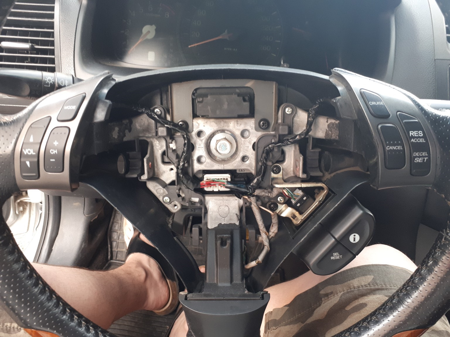 снятие руля хонда аккорд 2008. снятие руля хонда аккорд 8. кнопки руля honda odyssey 2003. снятие руля хонда аккорд 7. руль хонда аккорд 2002 2006.