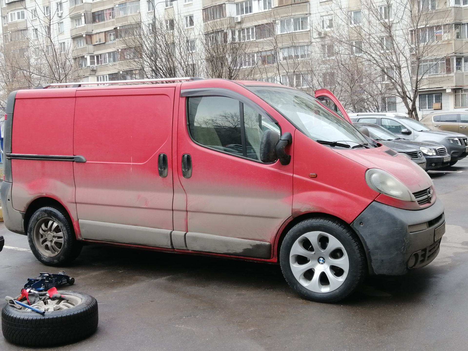 Спб бу. Opel Vivaro 1.9. Opel Vivaro 1.9 МТ, 2003,. Opel Vivaro 2008 чёрный. Опель Виваро 1.9красный с крышей.