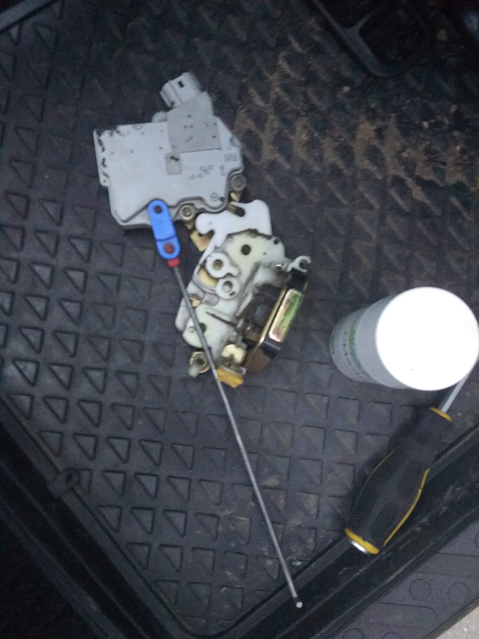 Замена моторчика открывания двери актуатор acm21