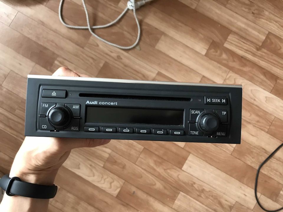 что такое jukebox в ауди. GUQ77DEct WrbS770Abn3an52WA 960. что такое jukebox в ауди фото. что такое jukebox в ауди-GUQ77DEct WrbS770Abn3an52WA 960. картинка что такое jukebox в ауди. картинка GUQ77DEct WrbS770Abn3an52WA 960. Перед поиском авто, сразу было решено, что ищем только в жирной комплектации.Обязательным условием было наличие "Virtual Cockpit", трех зонного климата, музыки "Bang & Olufsen", ну, а за этими основными опциями потянутся и другие "второстепенные". Хотелось а\м в 2-х с-лайнах, но когда увидел комплектацию этого авто, сразу позабыл про слайн). Ах да, искали бенз, только без, ни какого дизеля!Объехав всех ОД Мск, из наличия была только 5-ка SB в цвете дайтона, 16-го года, вроде в нарядной комплектации, но в тоже время каких то мелочей (по сути не мало важных), как складывания зеркал например, там не было. Был бенг, был кокпит, два с-лайна ну и бомбический цвет). Оставили этот вариант как запасной, и как оказалось не зря.Хватит ходить вокруг да около, в общем имеем 5-ку в нарядной комплектации, а именно:
