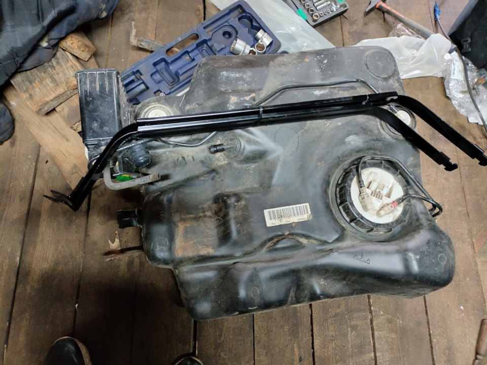 Помогите может кто менял! — Ford Focus Sedan I, 2 л, 2003 года ...
