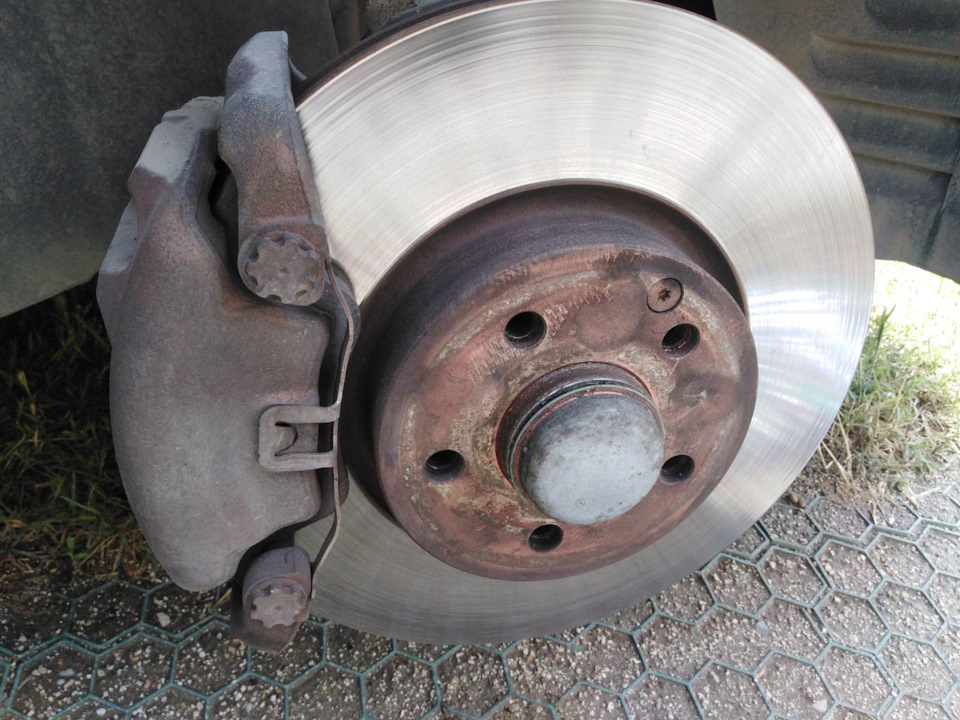 Плановая подтяжка ступичного подшипника. Перед-правый. — Mercedes-Benz ...