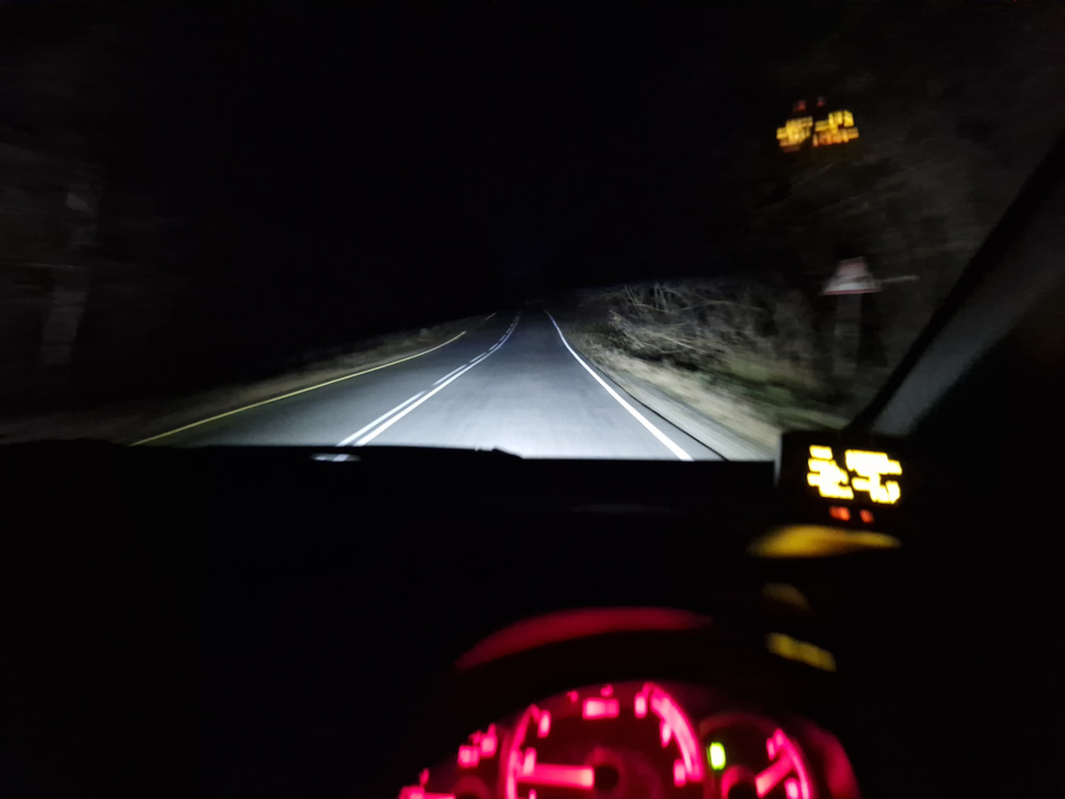 Лампы Led ЛИНЗА в туманки. — Toyota Vitz (130), 1,5 л, 2016 года ...