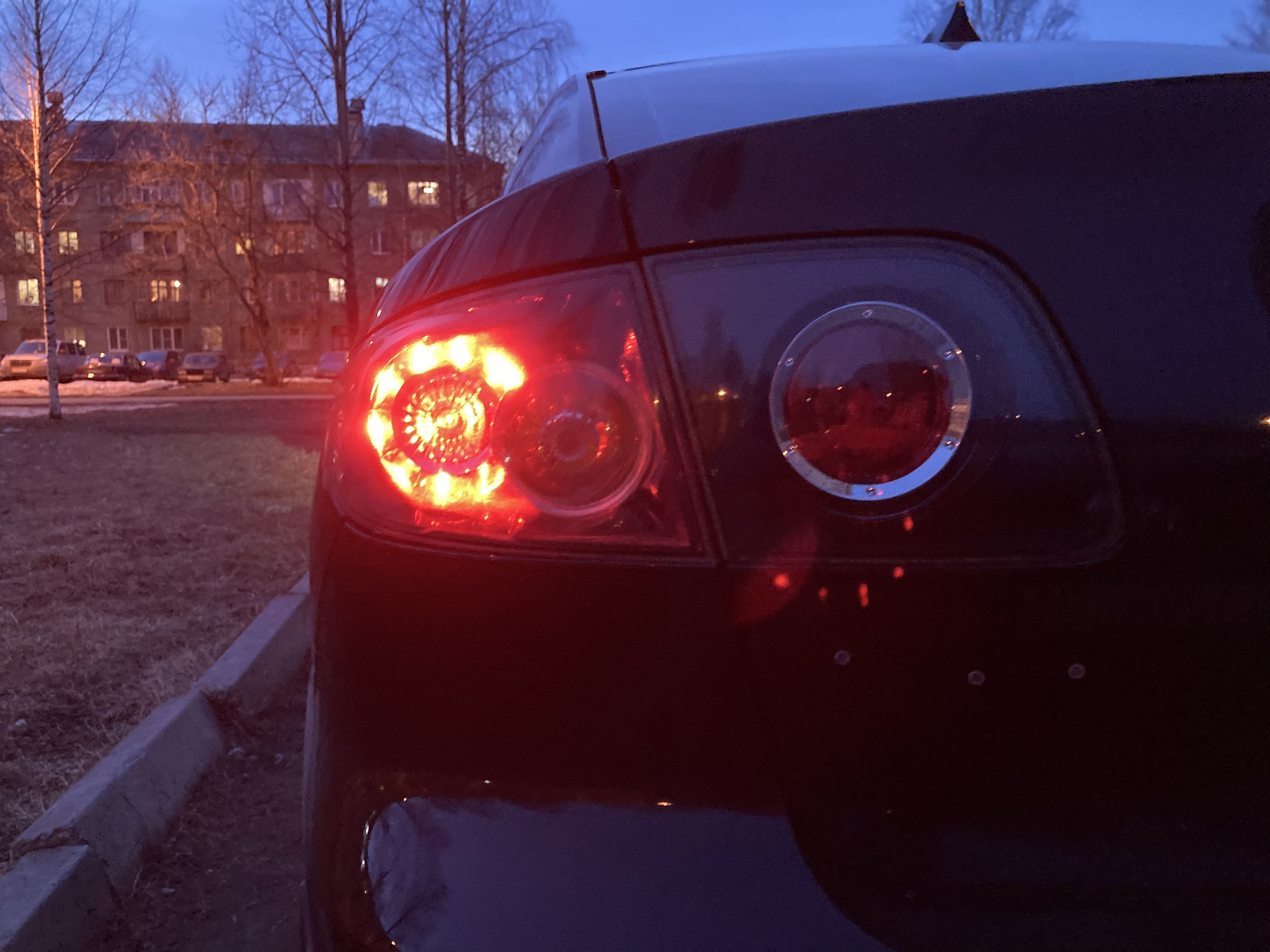 Ставим задние диодные фонари😊 — Mazda 3 (1G) BK, 1,6 л, 2008 года ...