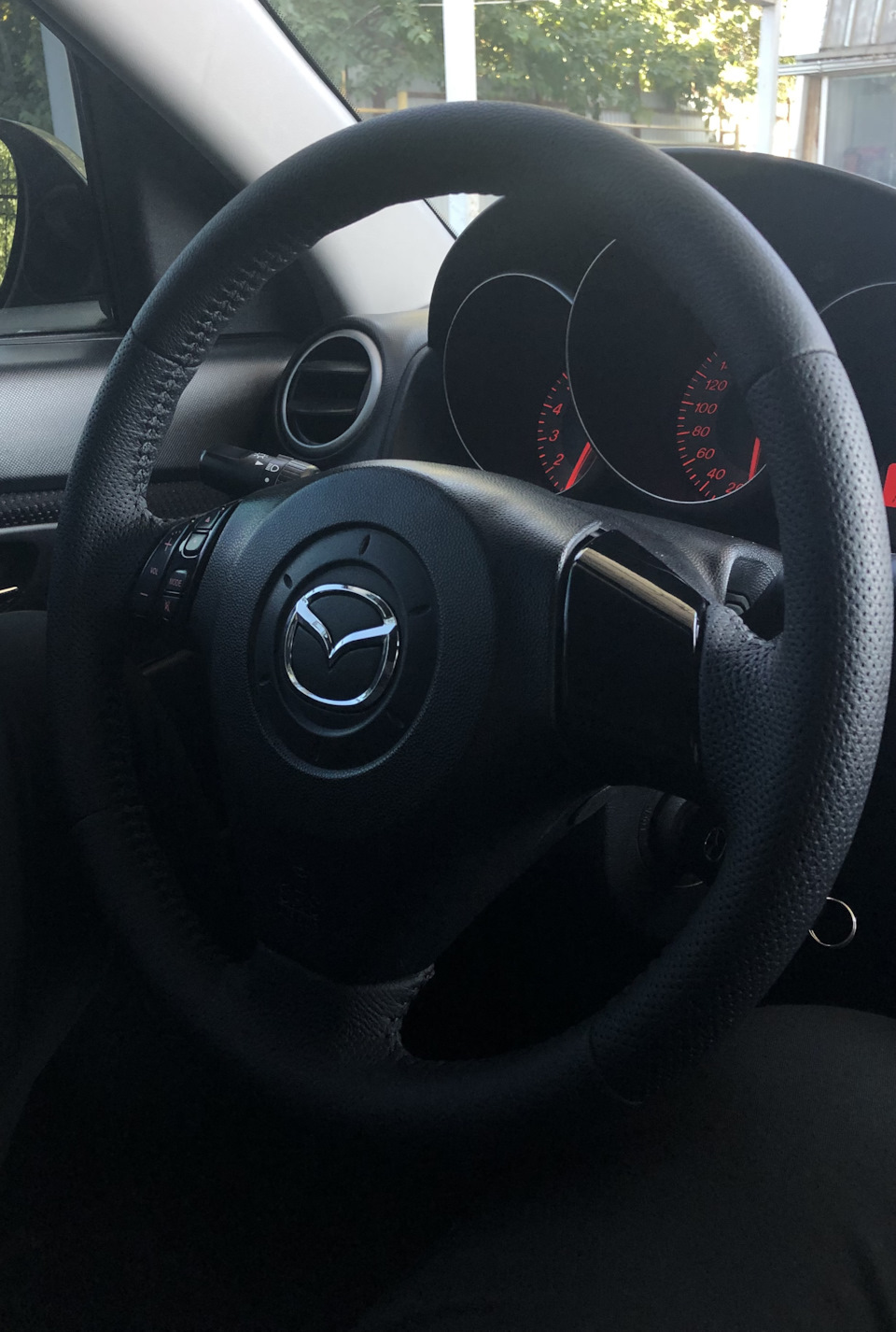 Руль 😍 — Mazda 3 (1G) BK, 1,6 л, 2008 года | стайлинг | DRIVE2