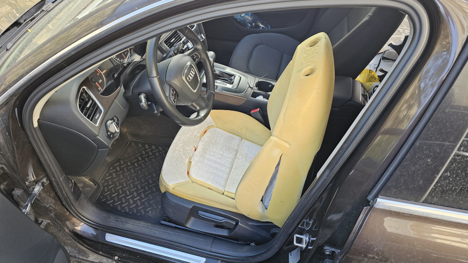 Снятие тканевой обшивки сидений Audi A4 B8 — Audi A4 (B8), 1,8 л, 2011 ...