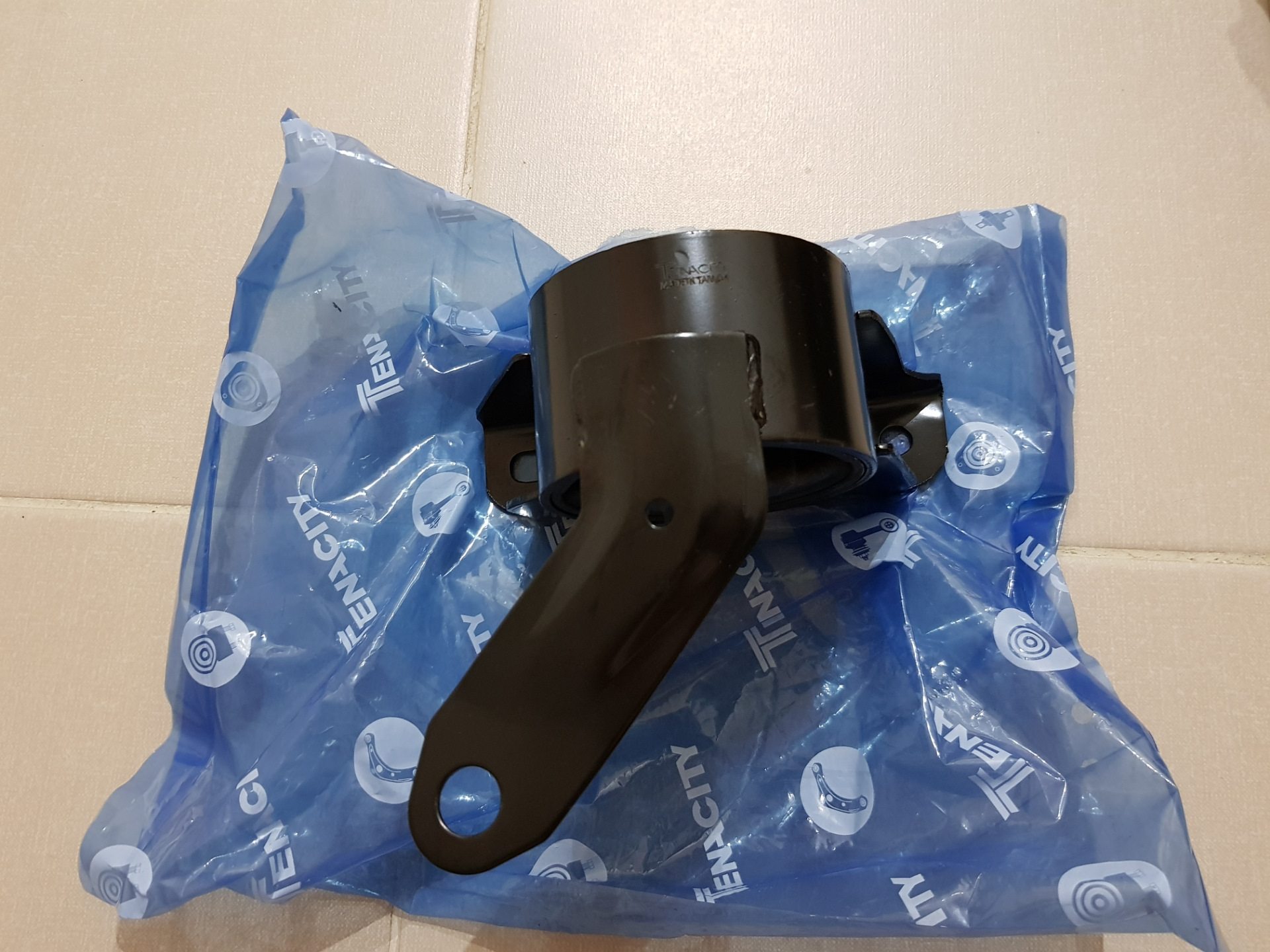 Замена опор двигателя 7A-FE — Toyota Corona Premio (T210), 1,8 л, 1996 ...