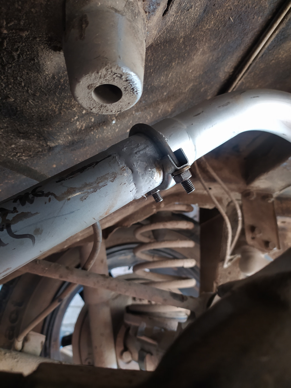 промазал место соединения. — Lada 4x4 3D