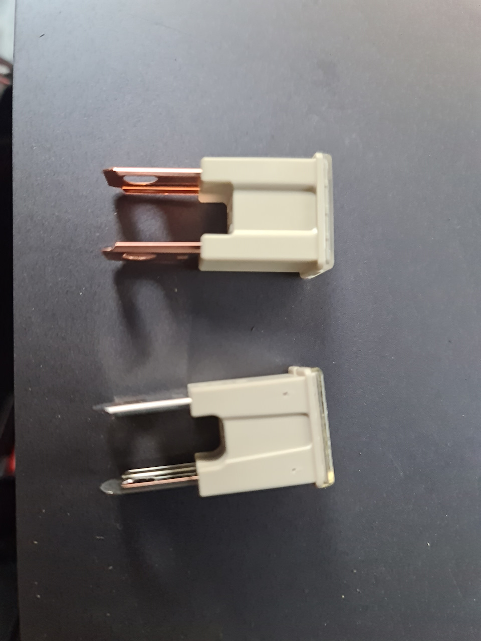 Оригинал внизу и аналог kioto сверху — Toyota Vellfire (2G)