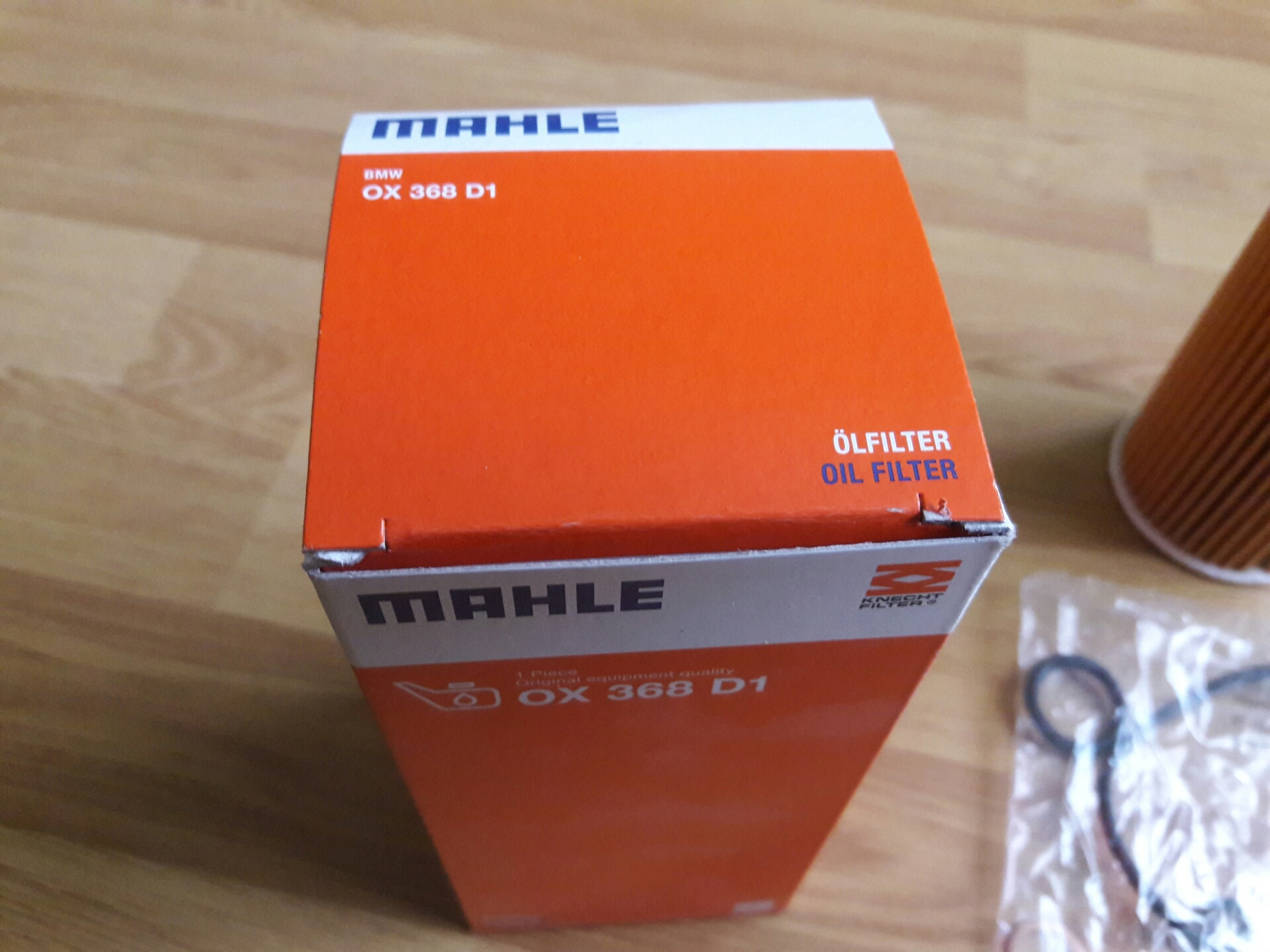 Как проверить оригинальность фильтра. Фильтр масляный MAHLE Ox 368d1. Ox3392d MAHLE/KNECHT фильтр масляный. MAHLE ox1160d. MAHLE оранжевый.