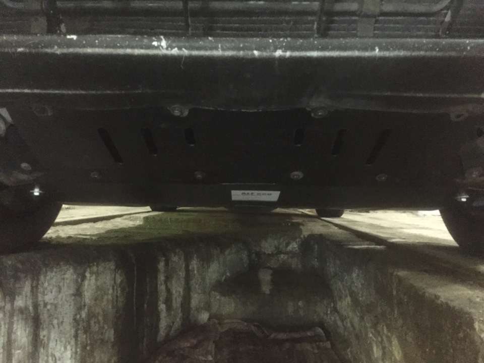 ауди а7 днище. без защита 186. без защита 186. защита картера 21124. защита двигателя форд эксплорер 4.