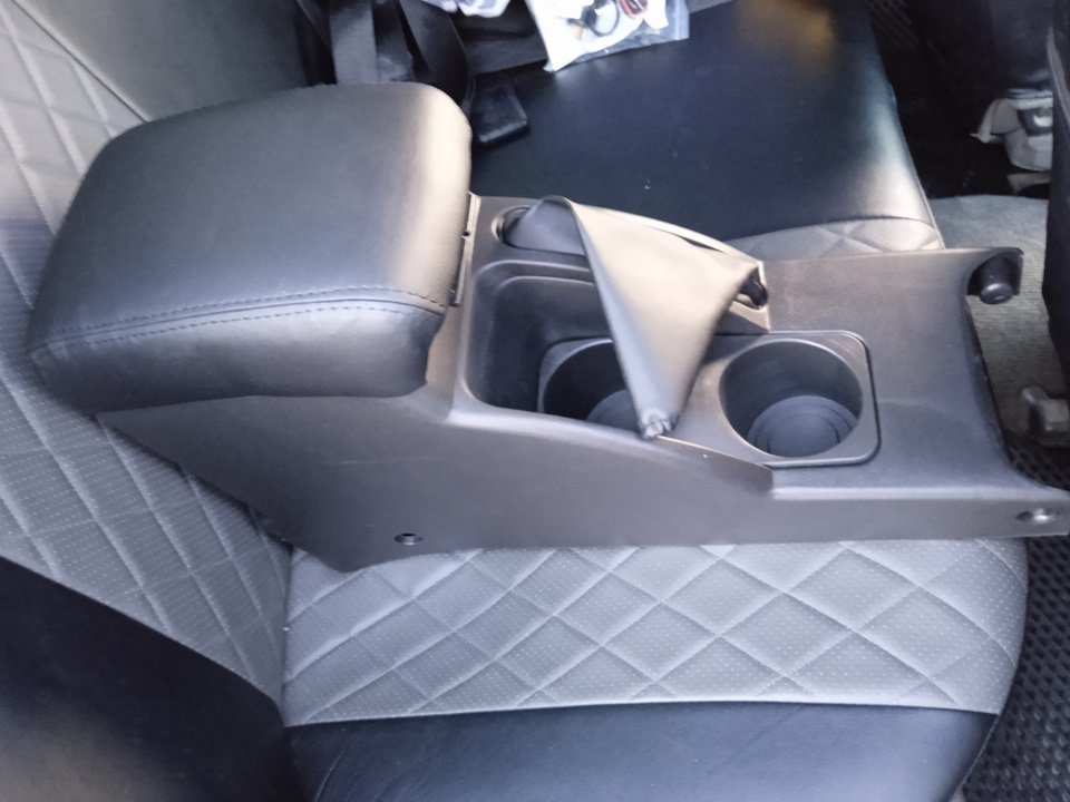 Подлокотник — Daewoo Nexia (2G), 1,5 л, 2006 года | аксессуары | DRIVE2