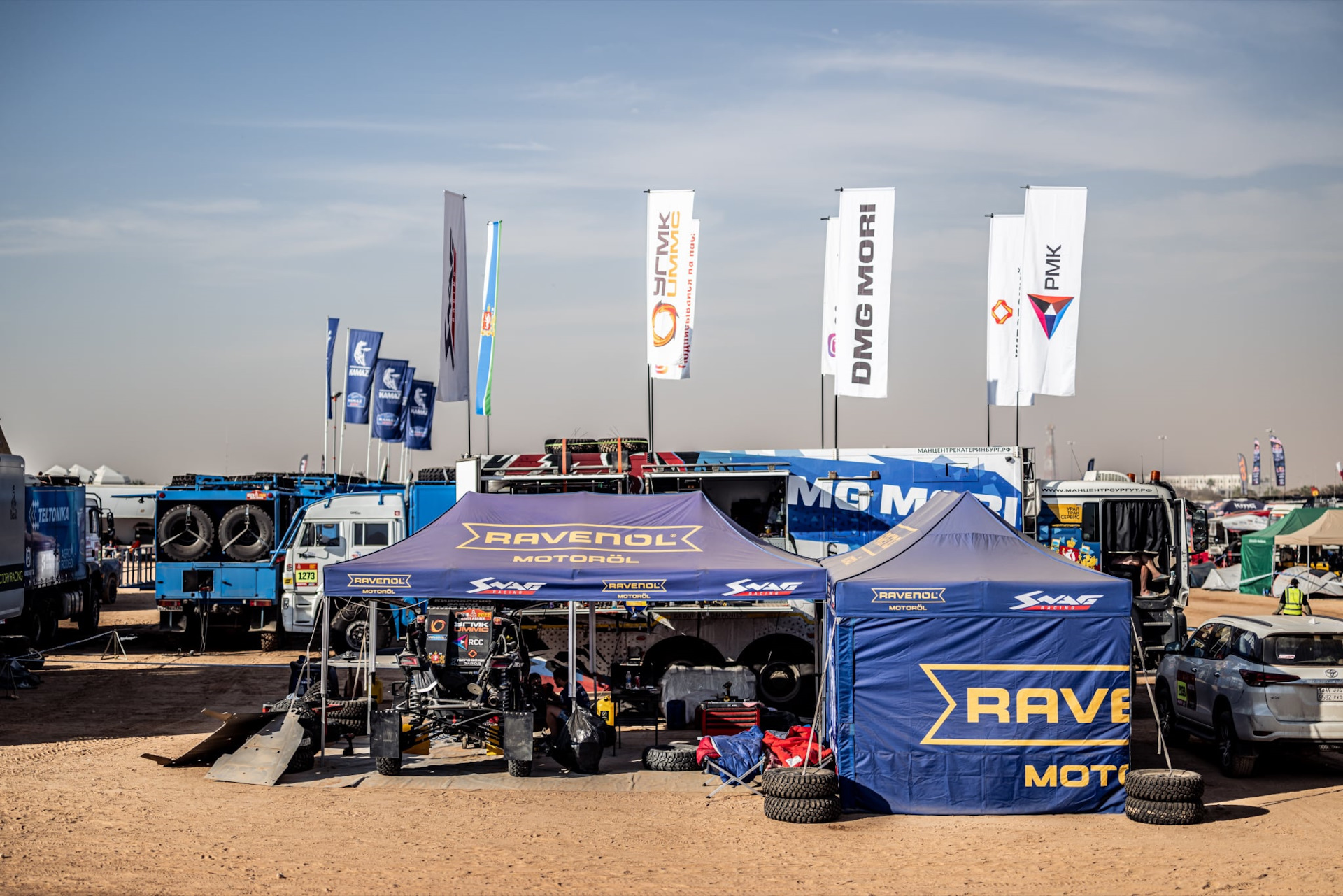 South racing. Ravenol Dakar. Ravenol гонки. Порт Дакар. СТО Дакар Севастополь.