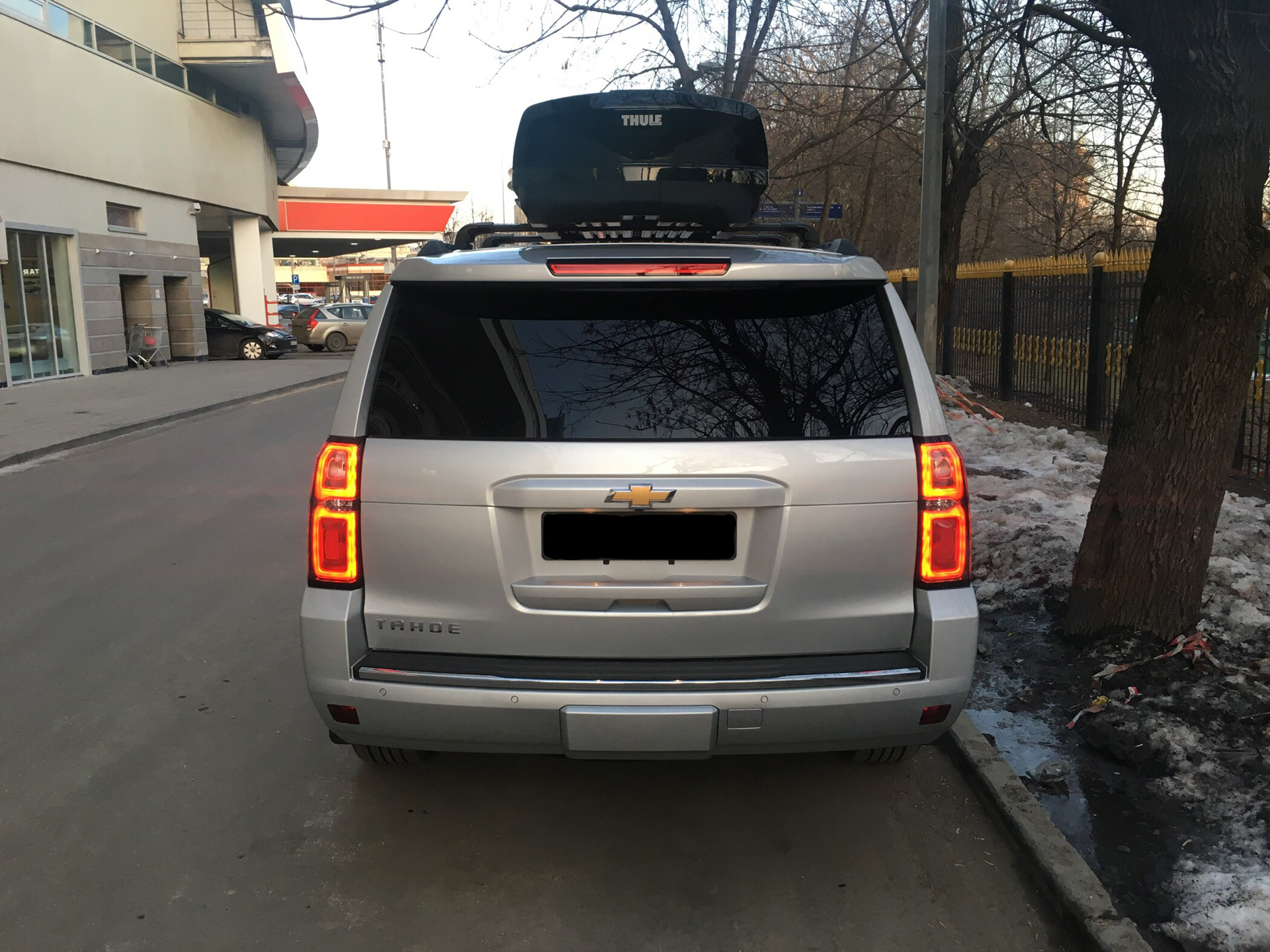 фонарь заднего хода тахо 900. тахо 900 габаритные огни. Chevrolet tahoe 900 rear. Tahoe gmt 400 багажник. шевроле тахо задний.