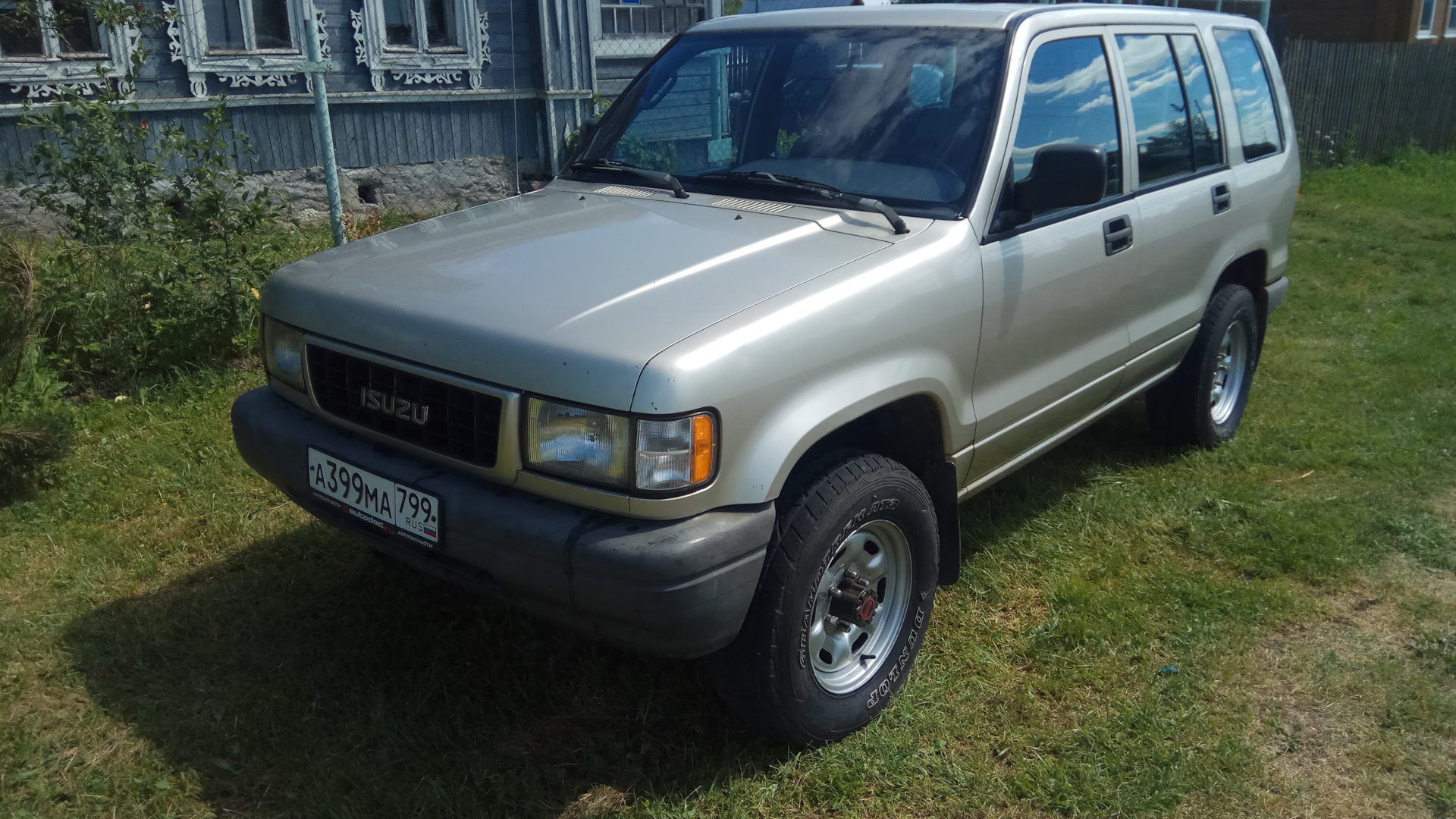 Isuzu Trooper (2G) 3.2 бензиновый 1995 | 3.2 SOHC + AT на DRIVE2