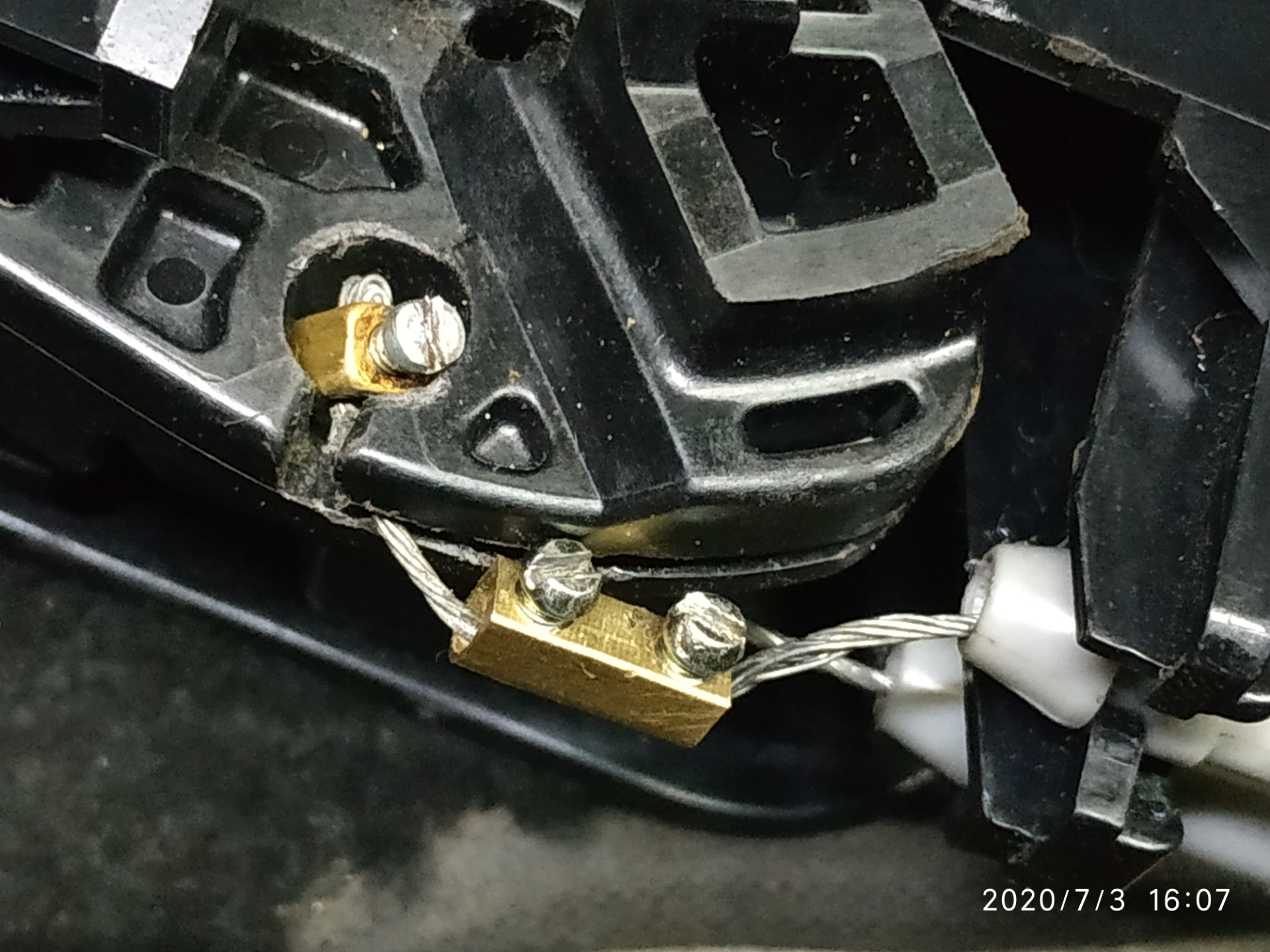 камри 40 открывания багажника. трос открывания багажника камри 40. трос открывания багажника камри 40. замок бензобака ниссан альмера классик. доводчик крышки багажника тойота камри 2020.