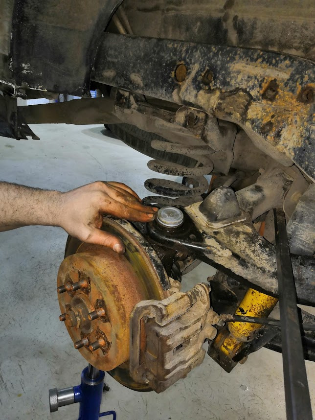 Как заменить верхние шаровые не снимая рычага — Nissan Pathfinder (3G ...