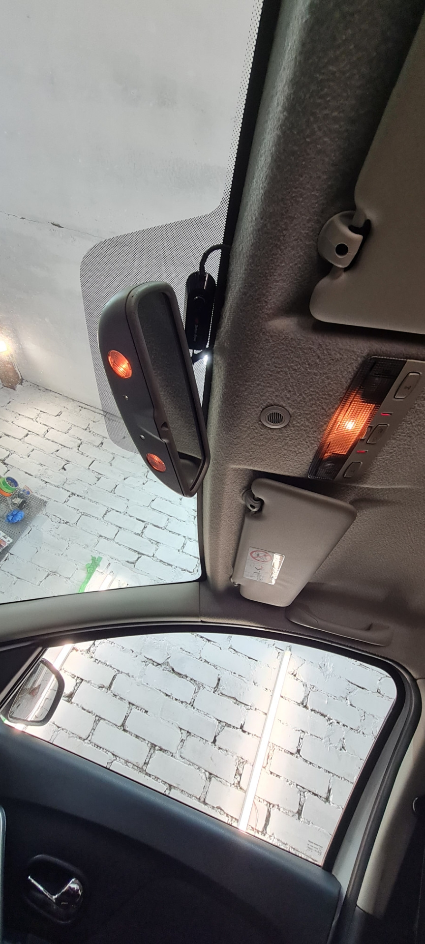 Установка салонного зеркала от Audi A8 — Renault Logan (2G), 1,6 л ...